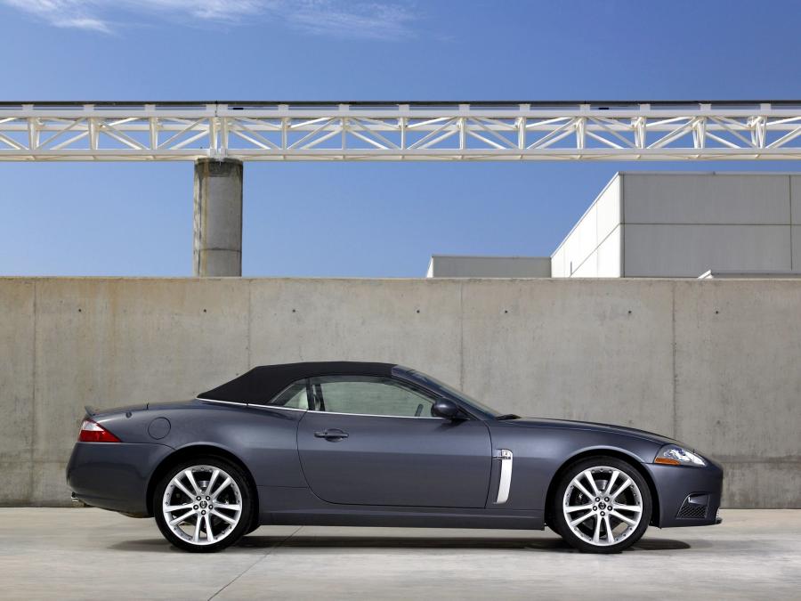  Jaguar XKR Convertible 2007 года  (фото 46 из 52)
